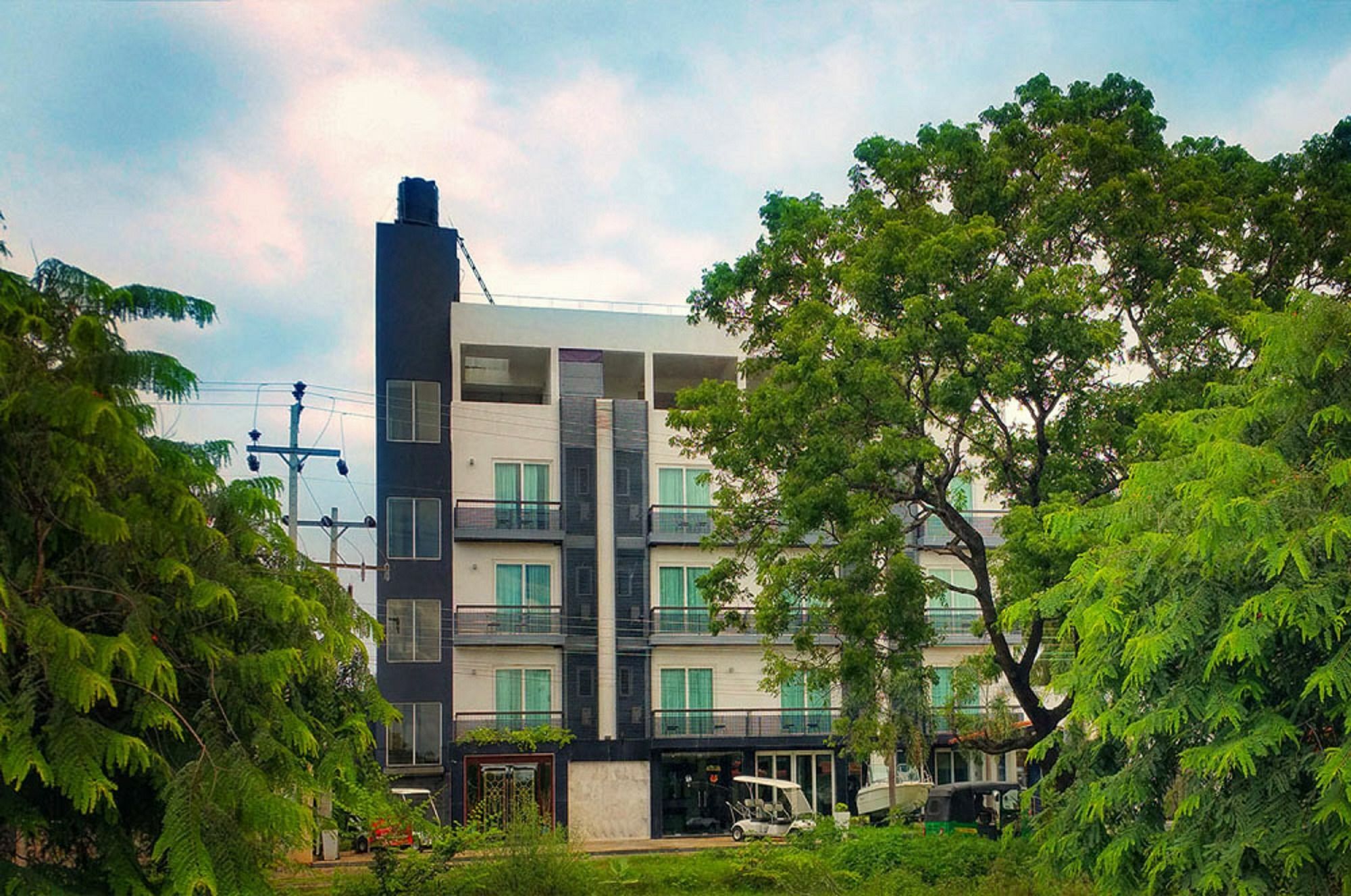 Earl'S Red Passikudah Hotel Exterior photo